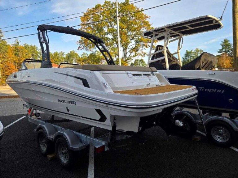 2026 Bayliner VR6 - Proarc Tower Pkg US-BLBX1319H526 [photo 3]